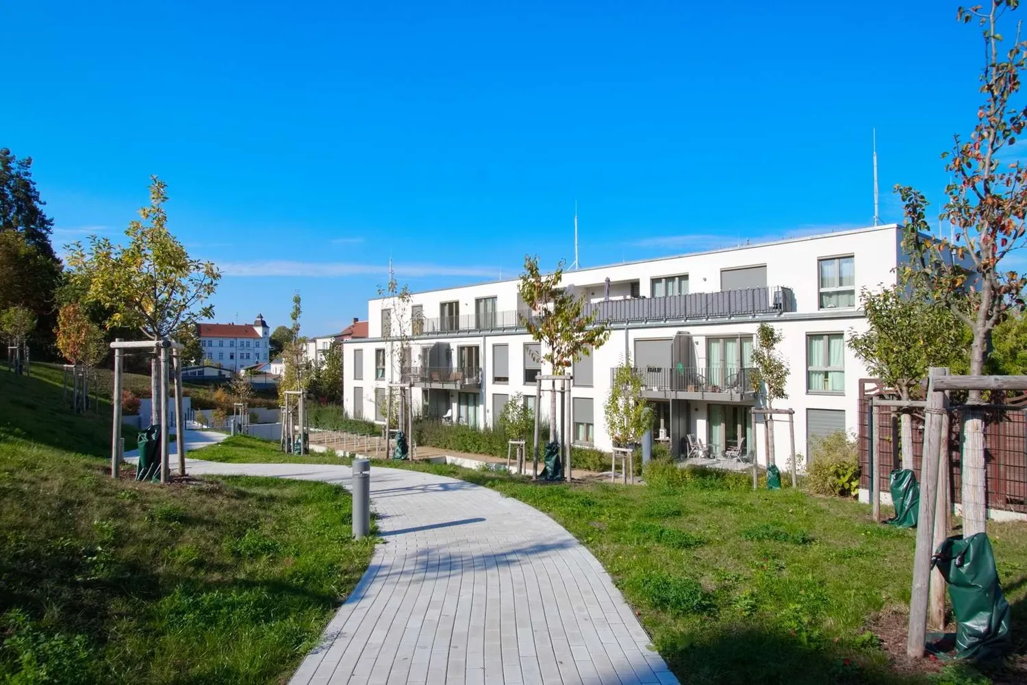 2 Zimmer Wohnung mit 77 m² in Berlin – Bild 1