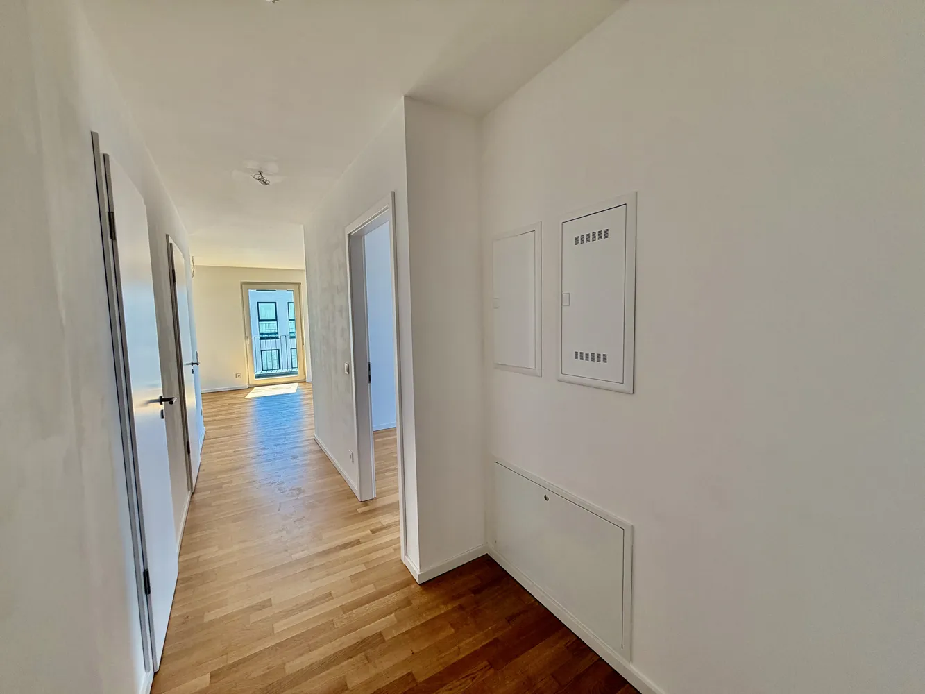 4 Zimmer Wohnung mit 105 m² in Düsseldorf – Bild 2