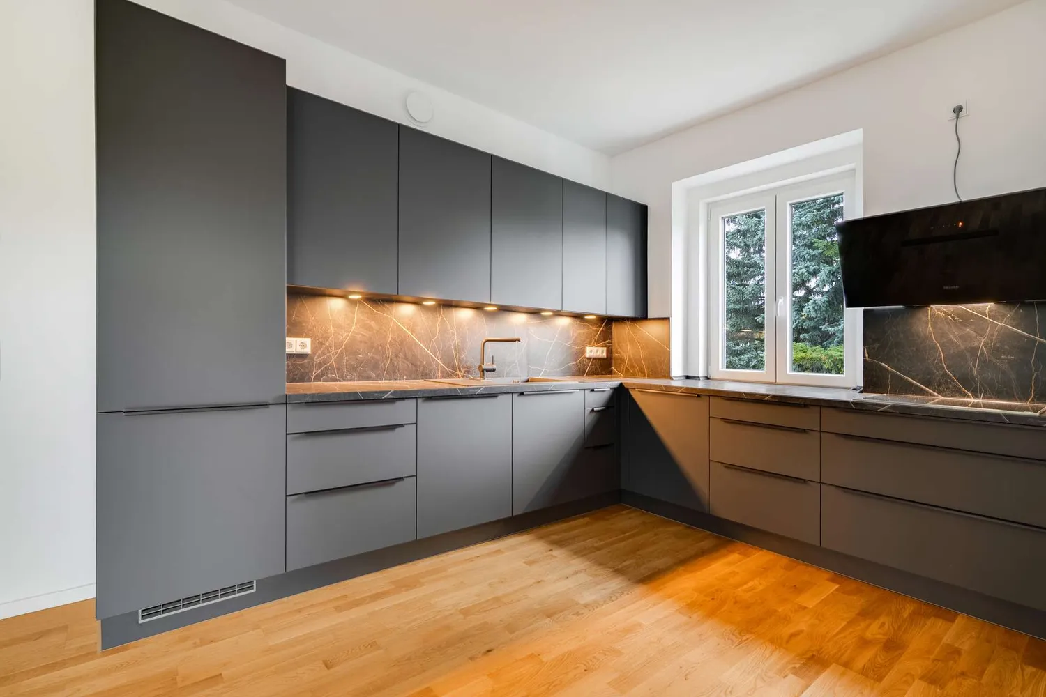 4 Zimmer Wohnung mit 128 m² in Berlin – Bild 3