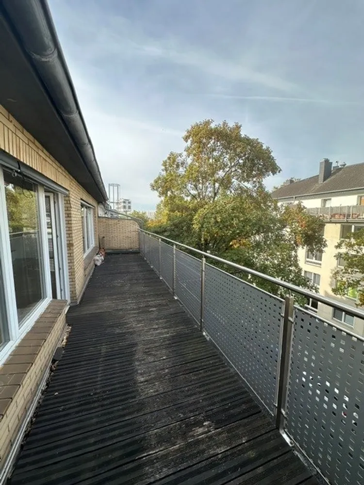 4 room apartment with 140 m² in Düsseldorf – Photo 2
