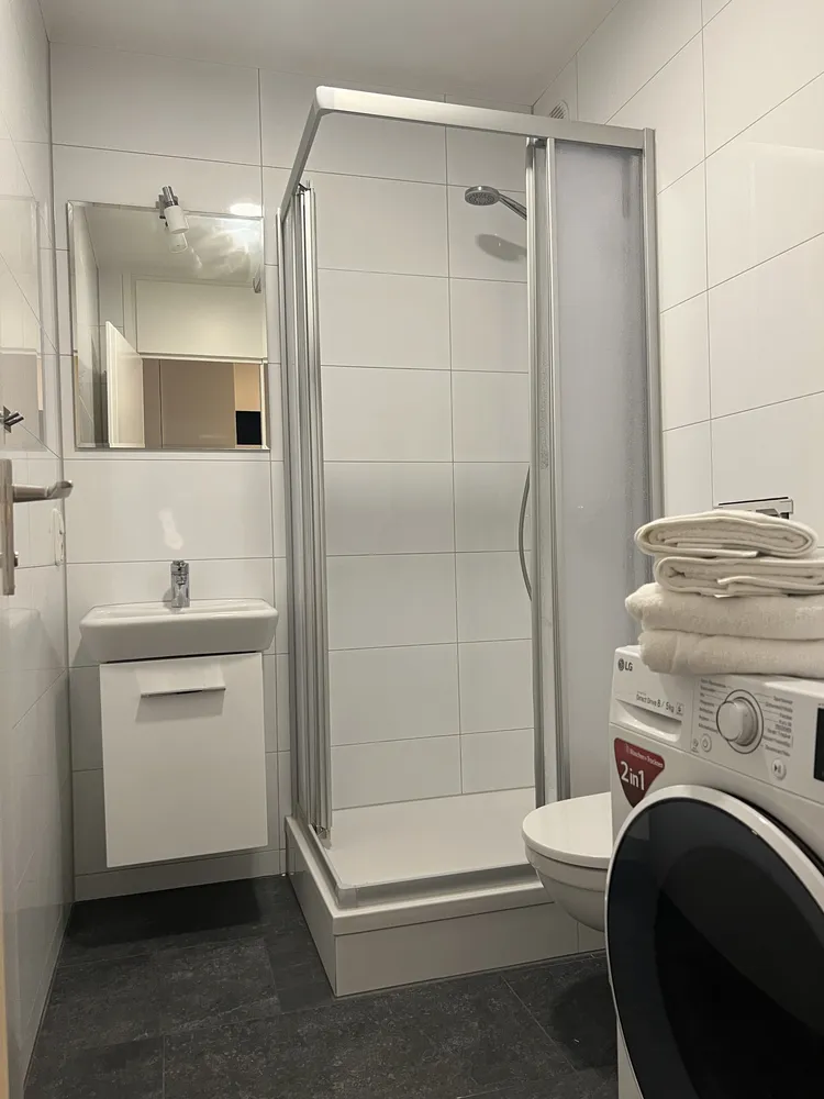 1 room apartment with 40 m² in Munich – Photo 9