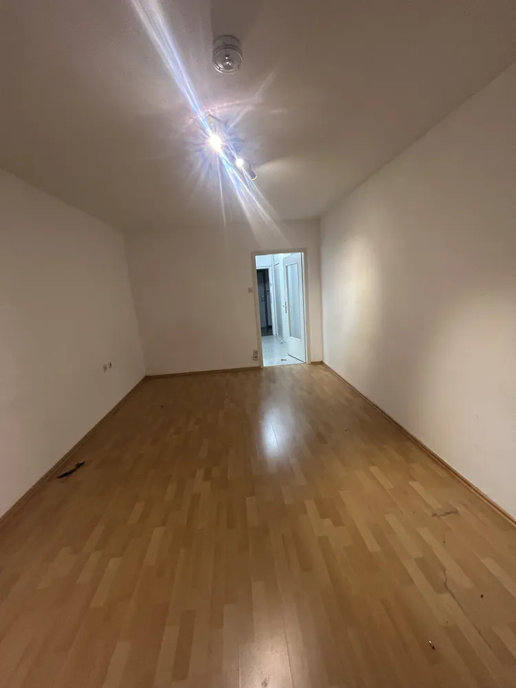 1 room apartment with 27 m² in Stuttgart – Photo 9