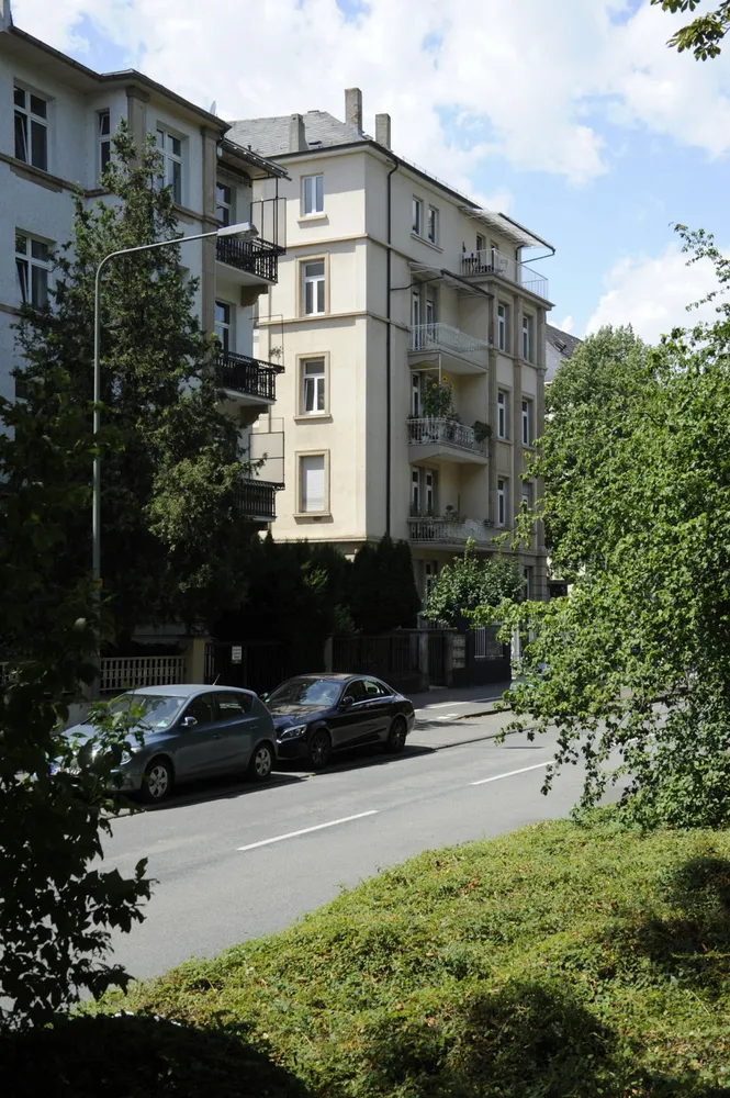 4 room apartment with 120 m² in Frankfurt am Main – Photo 2