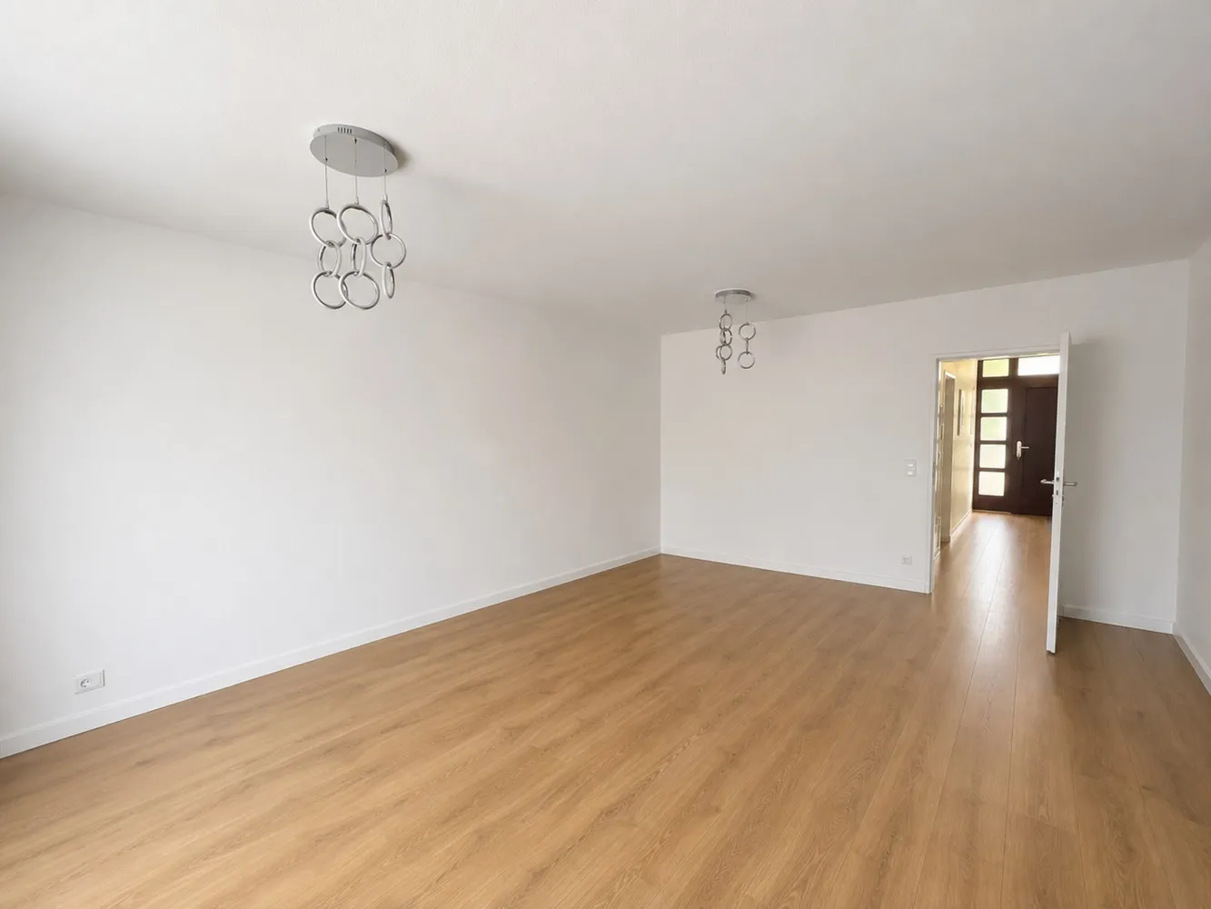 3 Zimmer Wohnung mit 106 m² in Frankfurt am Main – Bild 2
