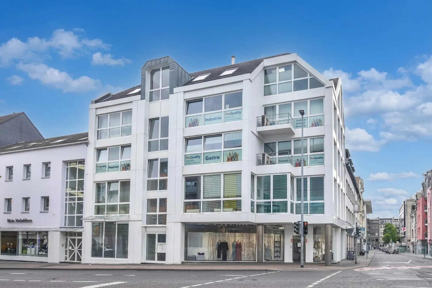 2 Zimmer Wohnung mit 123 m² in Mönchengladbach – Bild 2