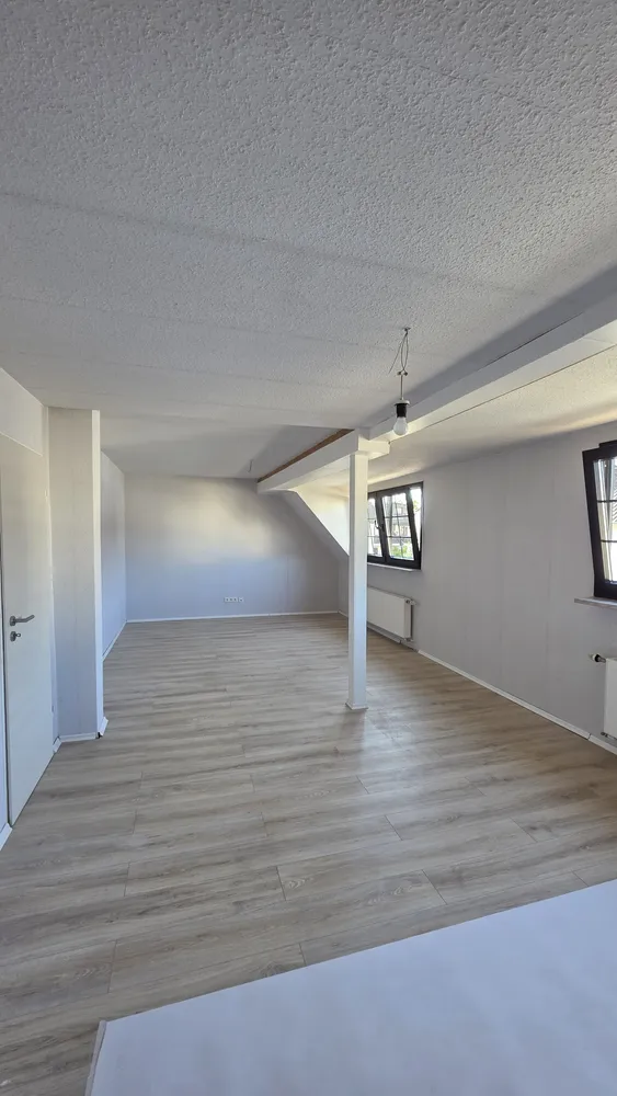 3 Zimmer Wohnung mit 90 m² in Wiesbaden – Bild 2