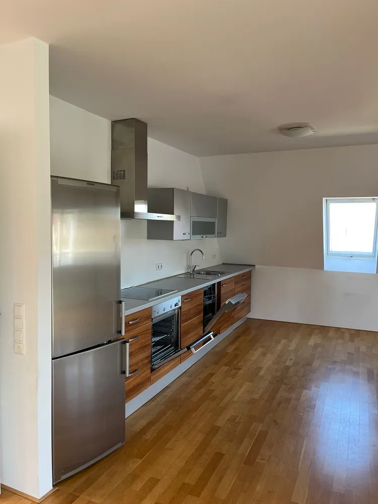 4 Zimmer Wohnung mit 143 m² in Stuttgart – Bild 2