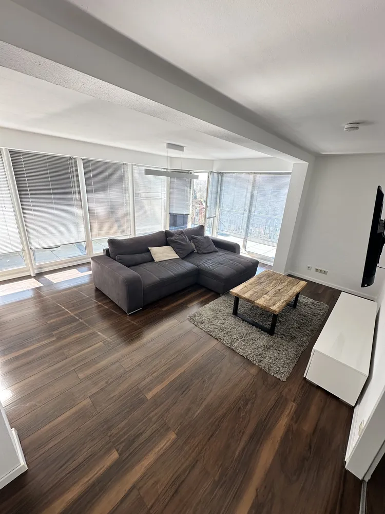 2 Zimmer Wohnung mit 80 m² in Düsseldorf – Bild 1