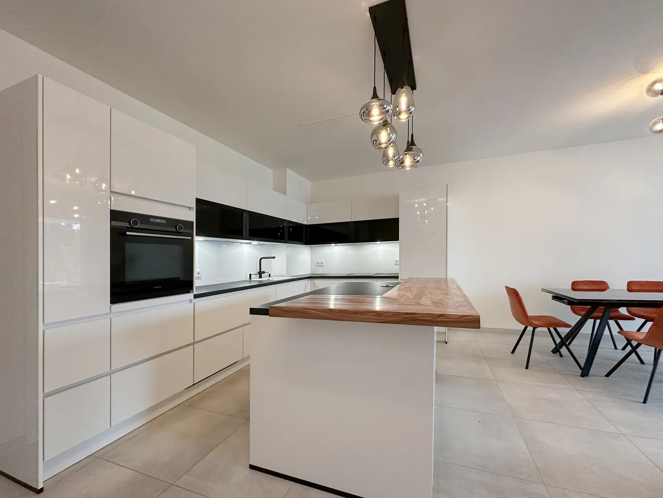 4 Zimmer Wohnung mit 99 m² in Köln – Bild 6