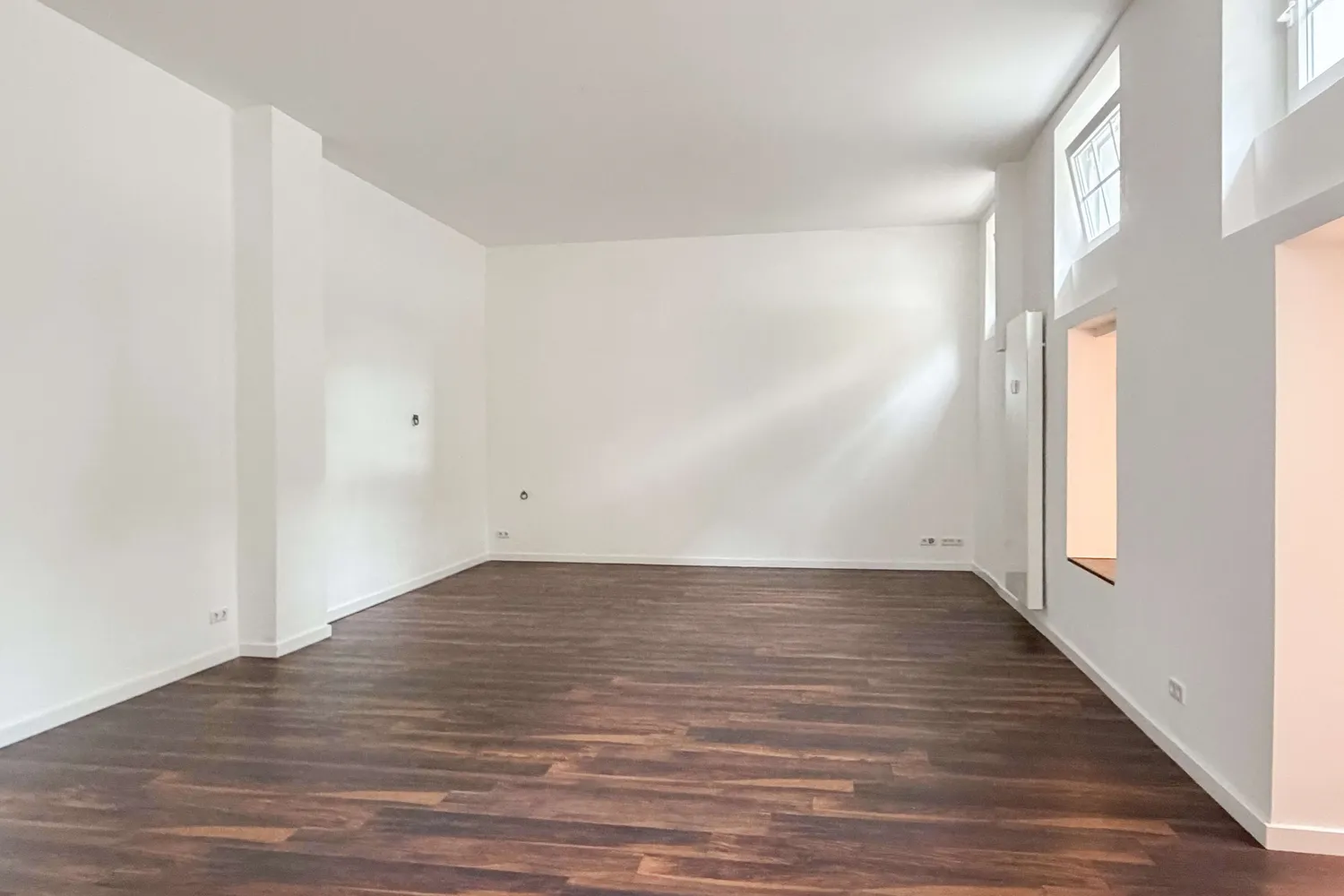 2 Zimmer Wohnung mit 100 m² in Düsseldorf – Bild 5