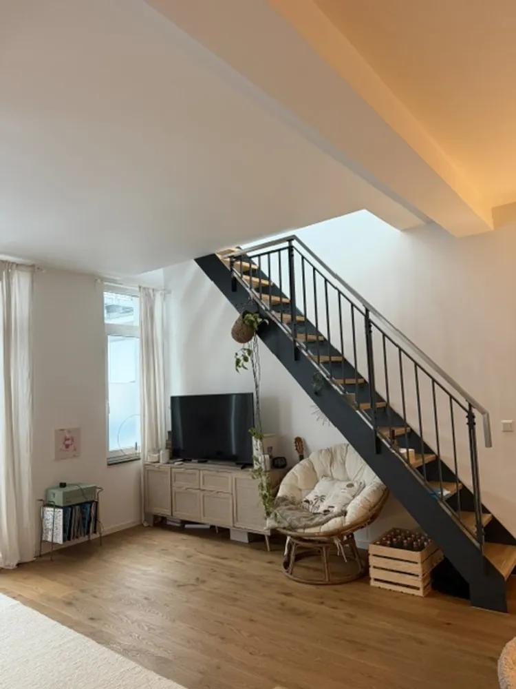 2 Zimmer Wohnung mit 92 m² in Düsseldorf – Bild 2