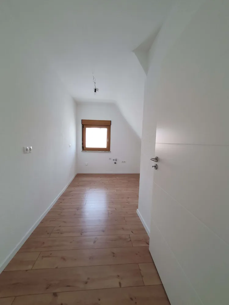 150 Zimmer Wohnung mit 55 m² in Ludwigshafen am Rhein – Bild 7