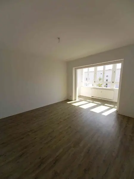 3 Zimmer Wohnung mit 67 m² in Dresden – Bild 1