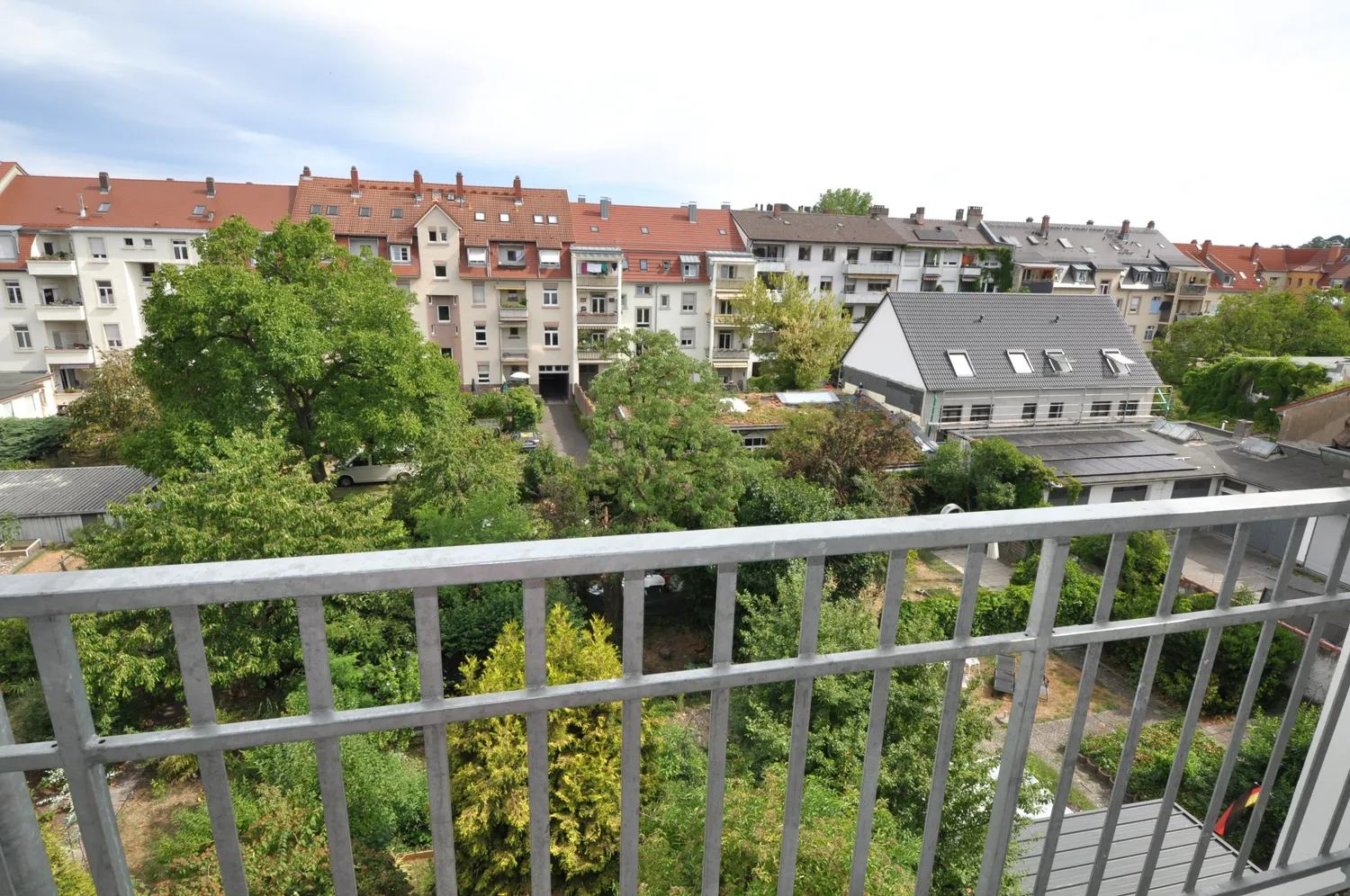 4 Zimmer Wohnung mit 118 m² in Karlsruhe – Bild 2