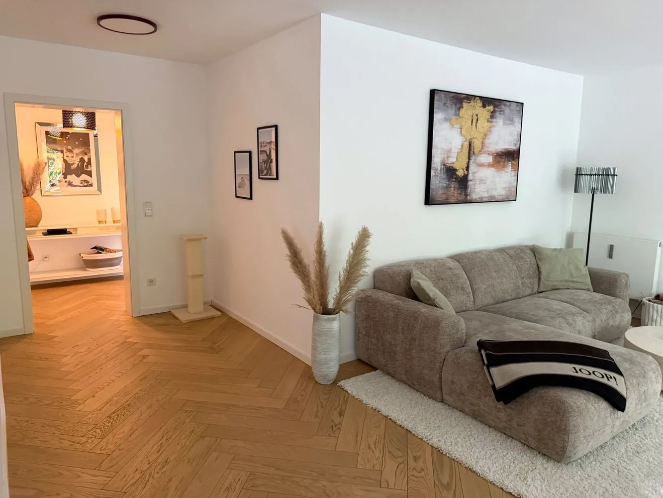 2 Zimmer Wohnung mit 90 m² in Köln – Bild 2