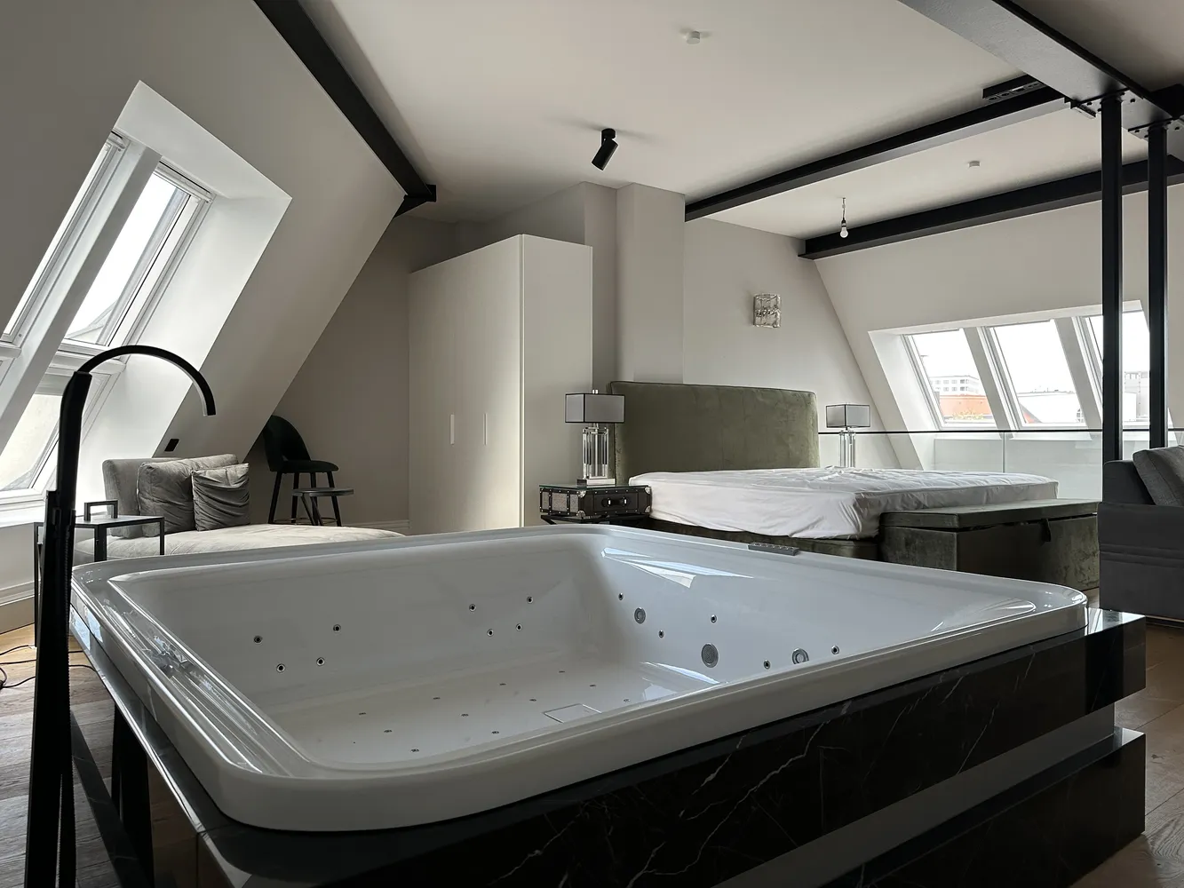 3 Zimmer Wohnung mit 240 m² in Berlin – Bild 2