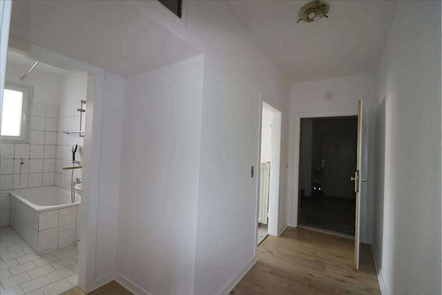 2 Zimmer Wohnung mit 47 m² in Duisburg – Bild 4