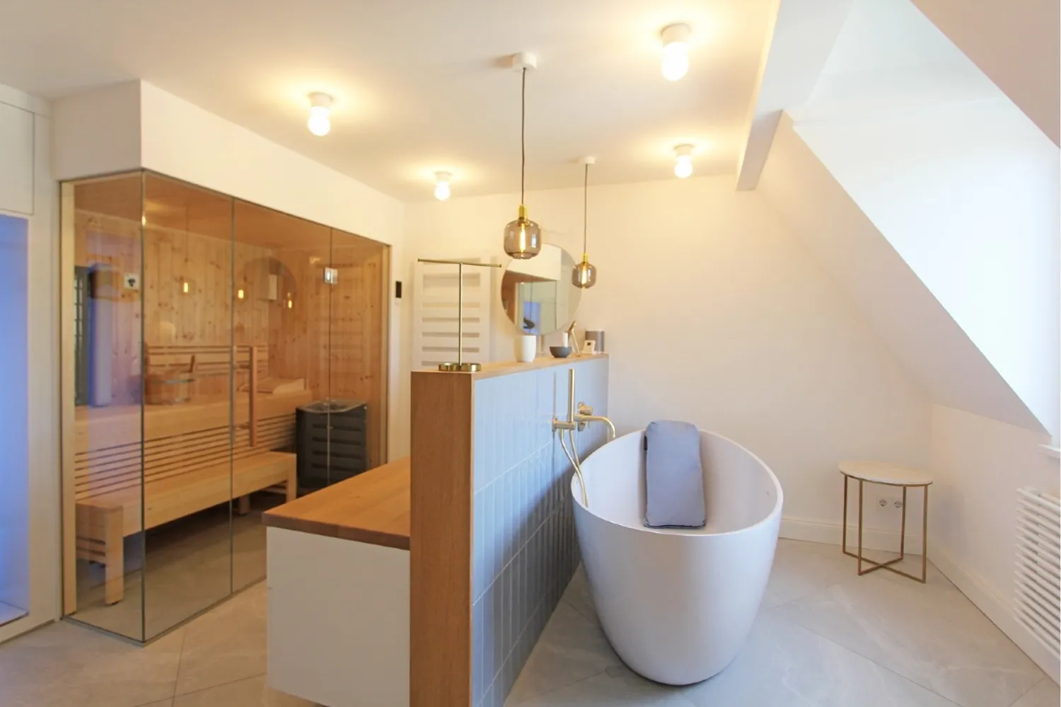 4 Zimmer Wohnung mit 130 m² in München – Bild 2