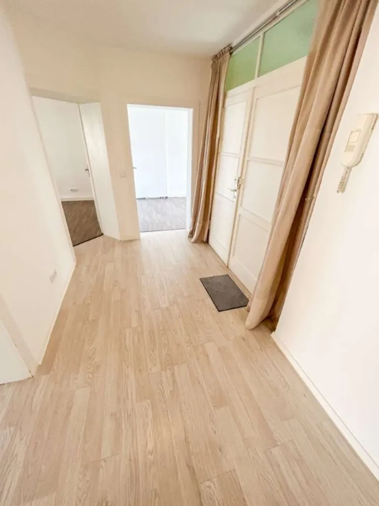 WG-Zimmer mit 20 m² in Wiesbaden – Bild 1