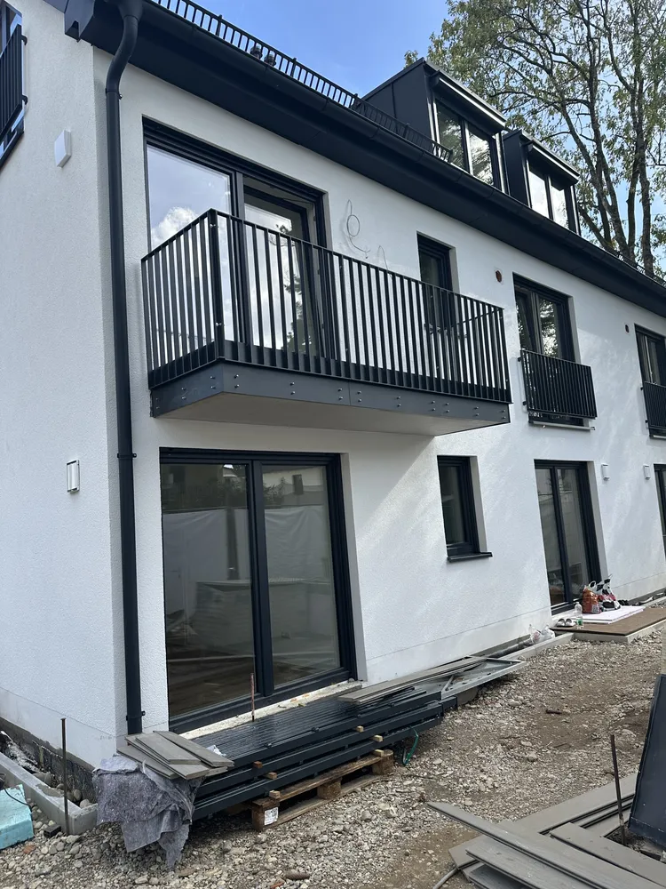 5 Zimmer Wohnung mit 120 m² in München – Bild 1