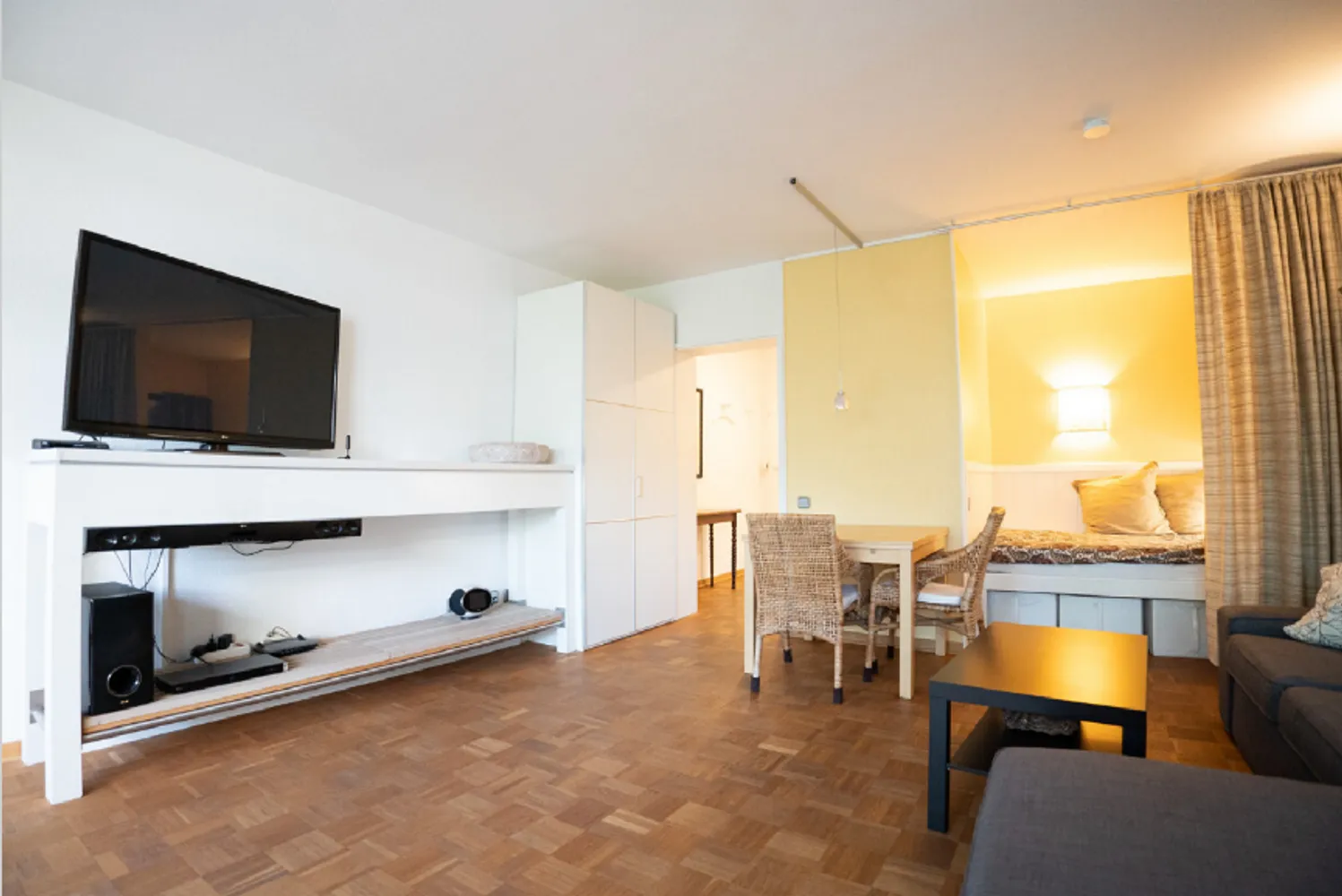 2 room apartment with 47 m² in Düsseldorf – Photo 2