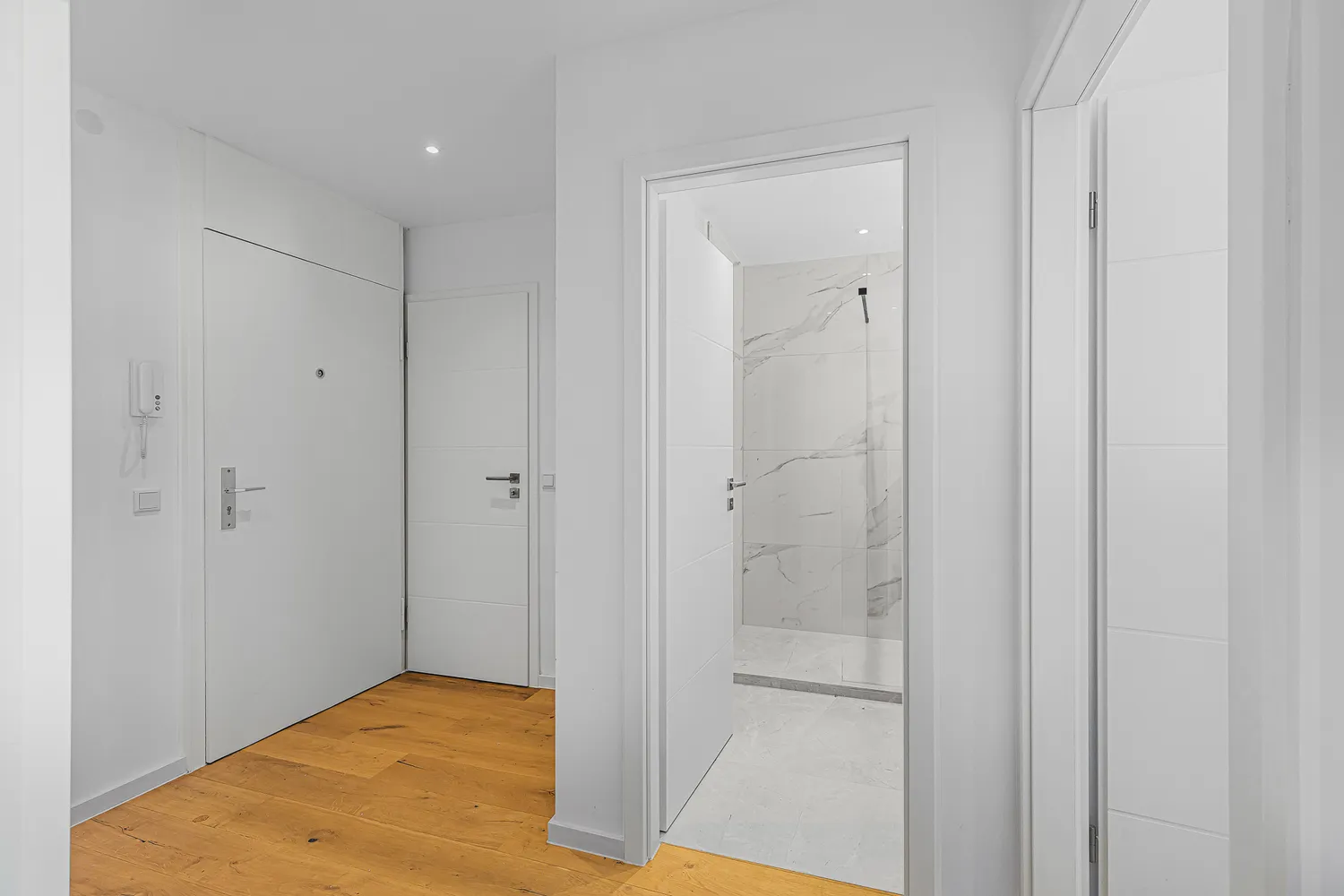 2 Zimmer Wohnung mit 65 m² in München – Bild 6