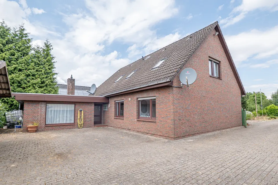 8 Zimmer Haus mit 233 m² in Stade – Bild 2