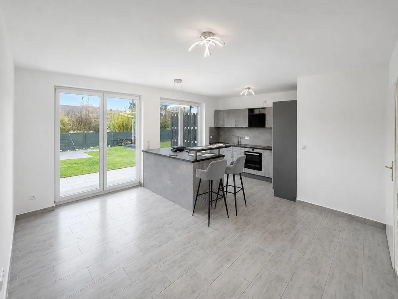 2 Zimmer Wohnung mit 65 m² in Karlsruhe – Bild 1