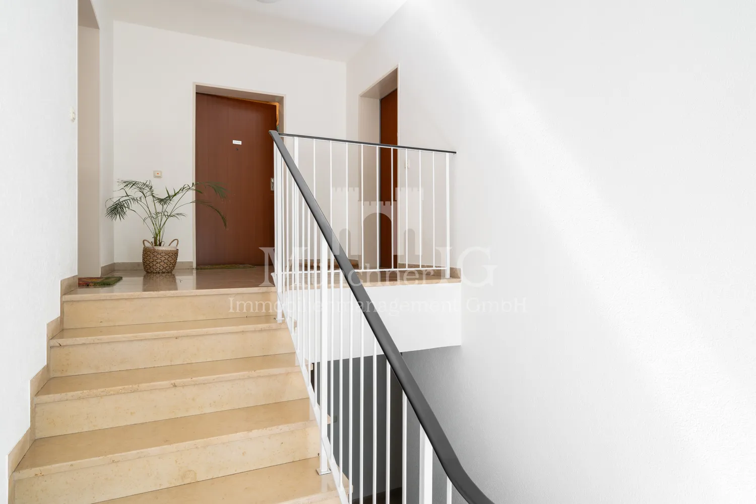 1 room apartment with 34 m² in Munich – Photo 2