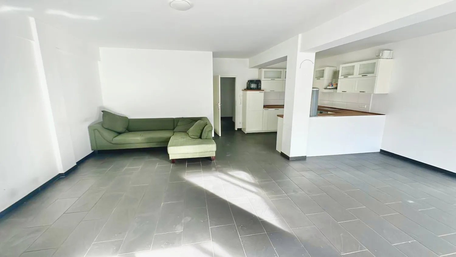 5 Zimmer Wohnung mit 180 m² in Duisburg – Bild 2