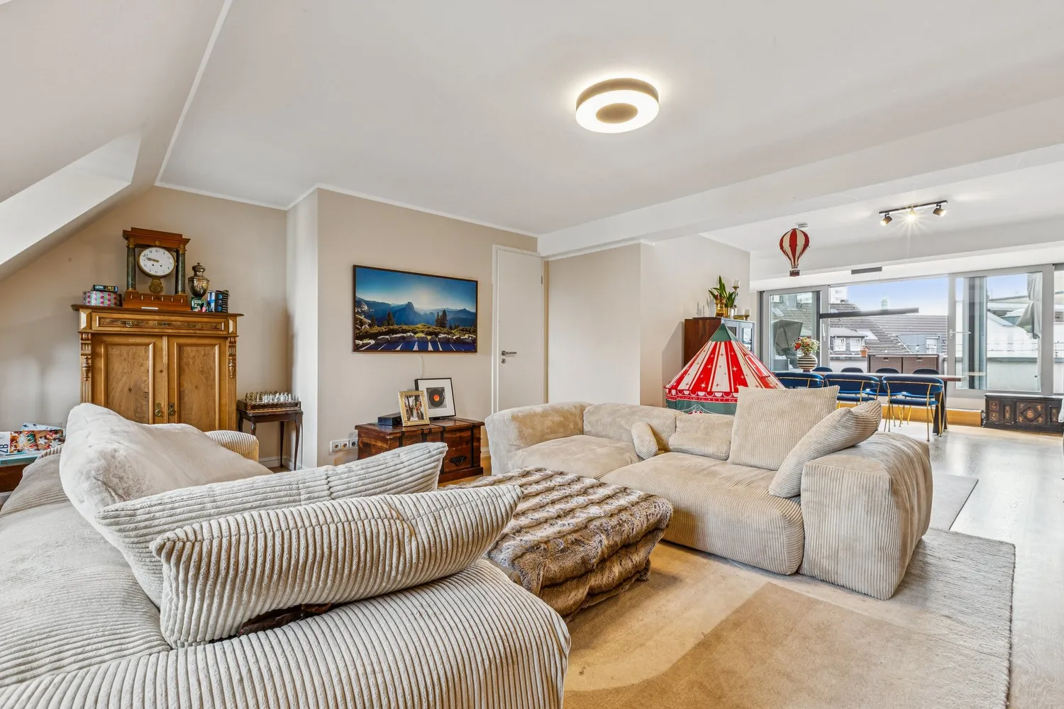 4 Zimmer Wohnung mit 189 m² in Düsseldorf – Bild 4