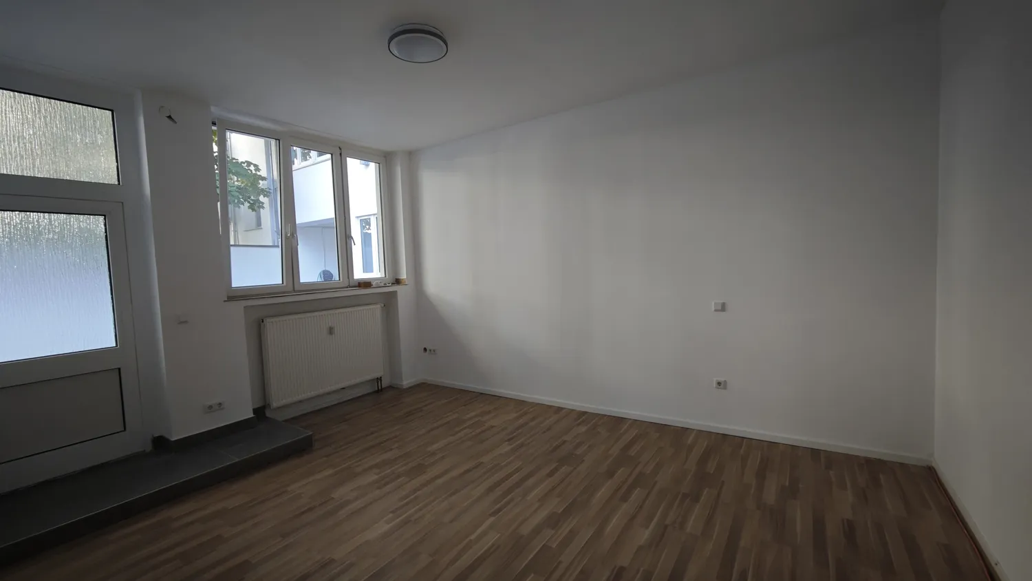 2 Zimmer Wohnung mit 131 m² in Düsseldorf – Bild 2