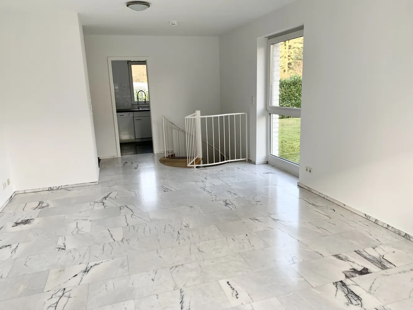 2 Zimmer Wohnung mit 64 m² in Hamburg – Bild 4