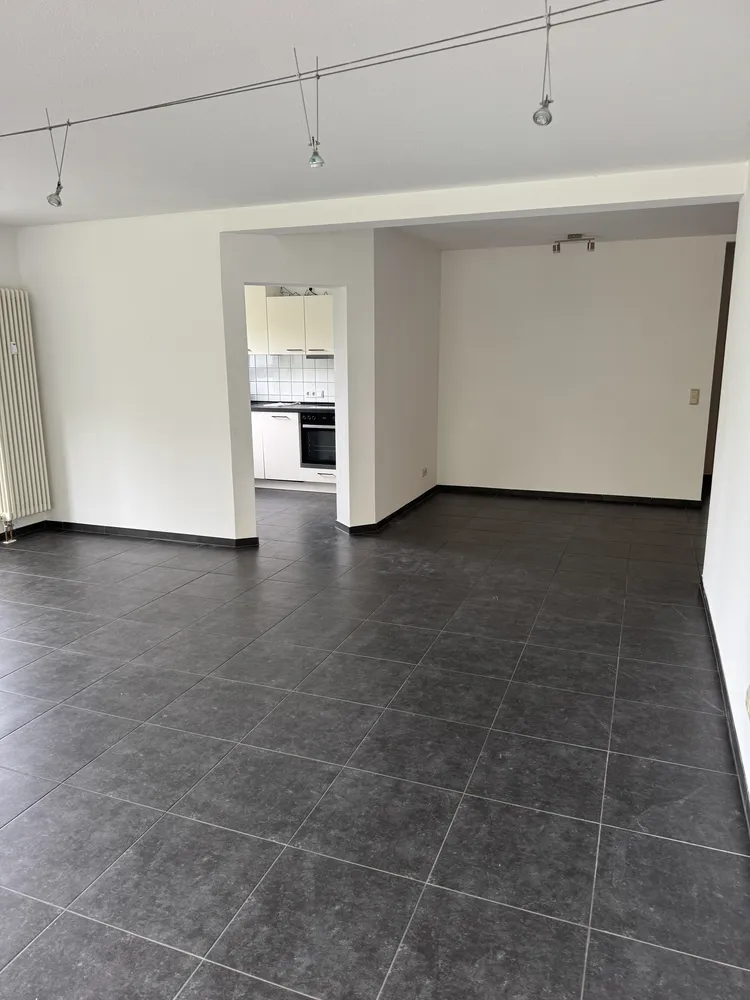 4 Zimmer Wohnung mit 100 m² in Saarbrücken – Bild 2