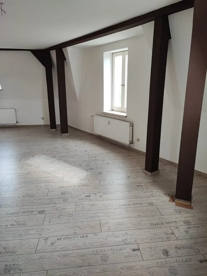 2 Zimmer Wohnung mit 100 m² in Zeitz – Bild 1
