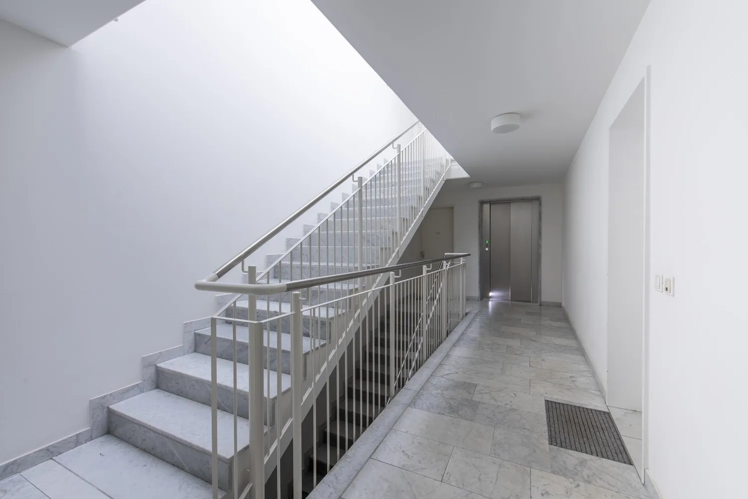 2 room apartment with 70 m² in Munich – Photo 3