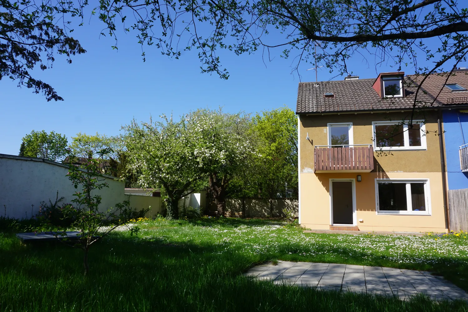 1 Zimmer Wohnung mit 70 m² in München – Bild 1