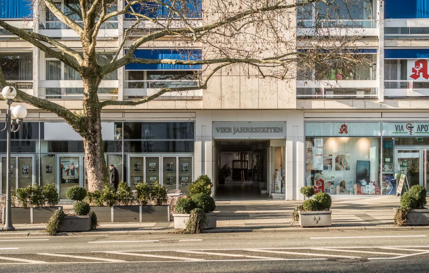 4 Zimmer Wohnung mit 280 m² in Wiesbaden – Bild 2
