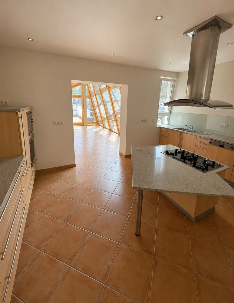 4 Zimmer Wohnung mit 188 m² in Weinheim – Bild 2