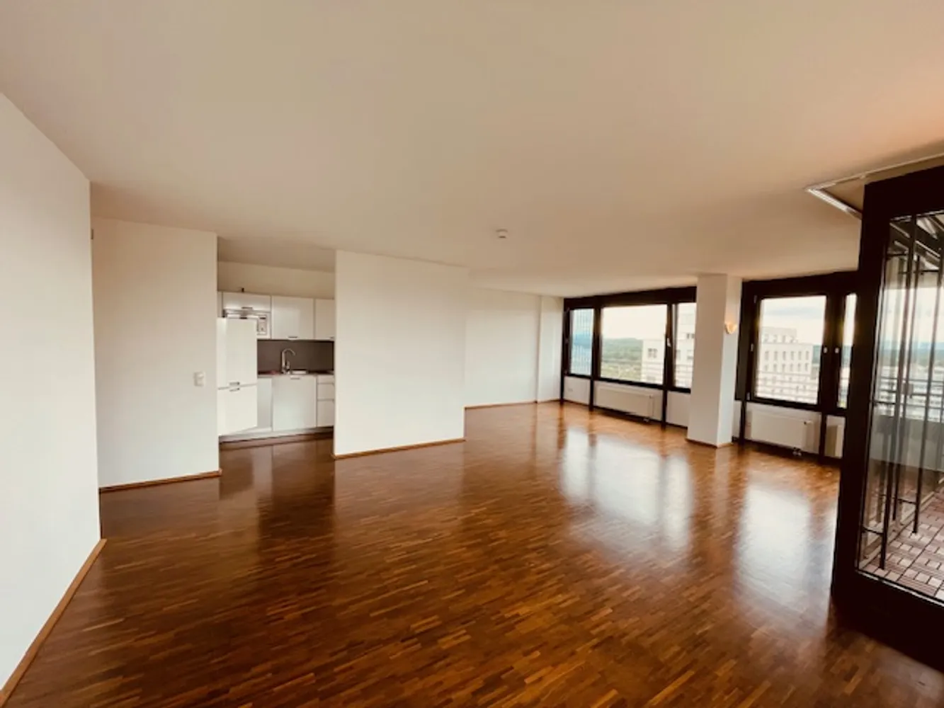 2 room apartment with 81 m² in Frankfurt am Main – Photo 1