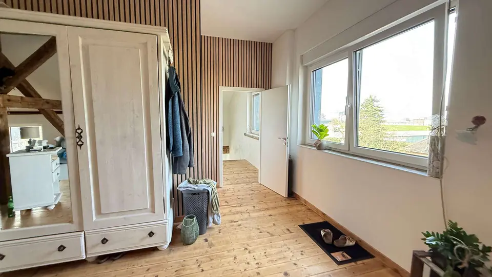 6 Zimmer Wohnung mit 300 m² in Rheinberg – Bild 4