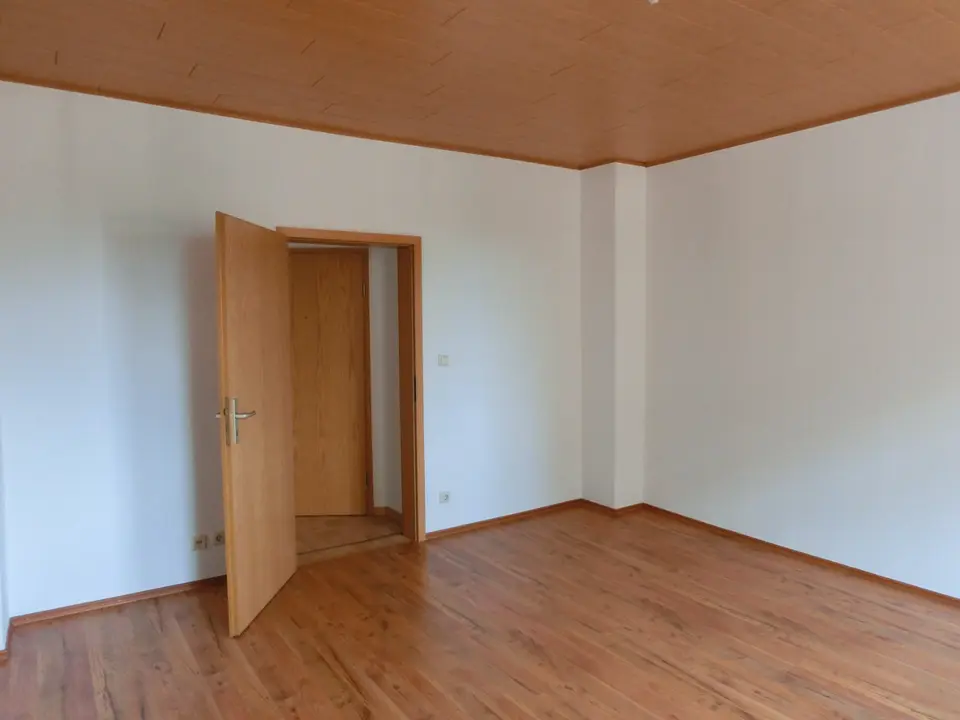 2 Zimmer Wohnung mit 60 m² in Altenburg – Bild 2