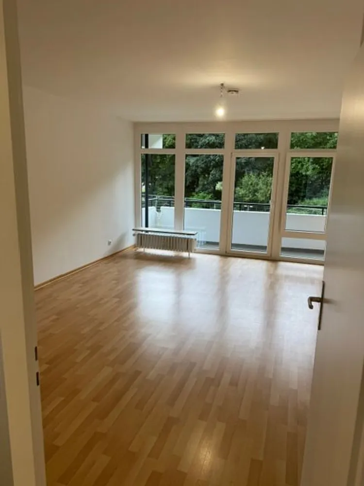 2 Zimmer Wohnung mit 81 m² in Hamburg – Bild 2