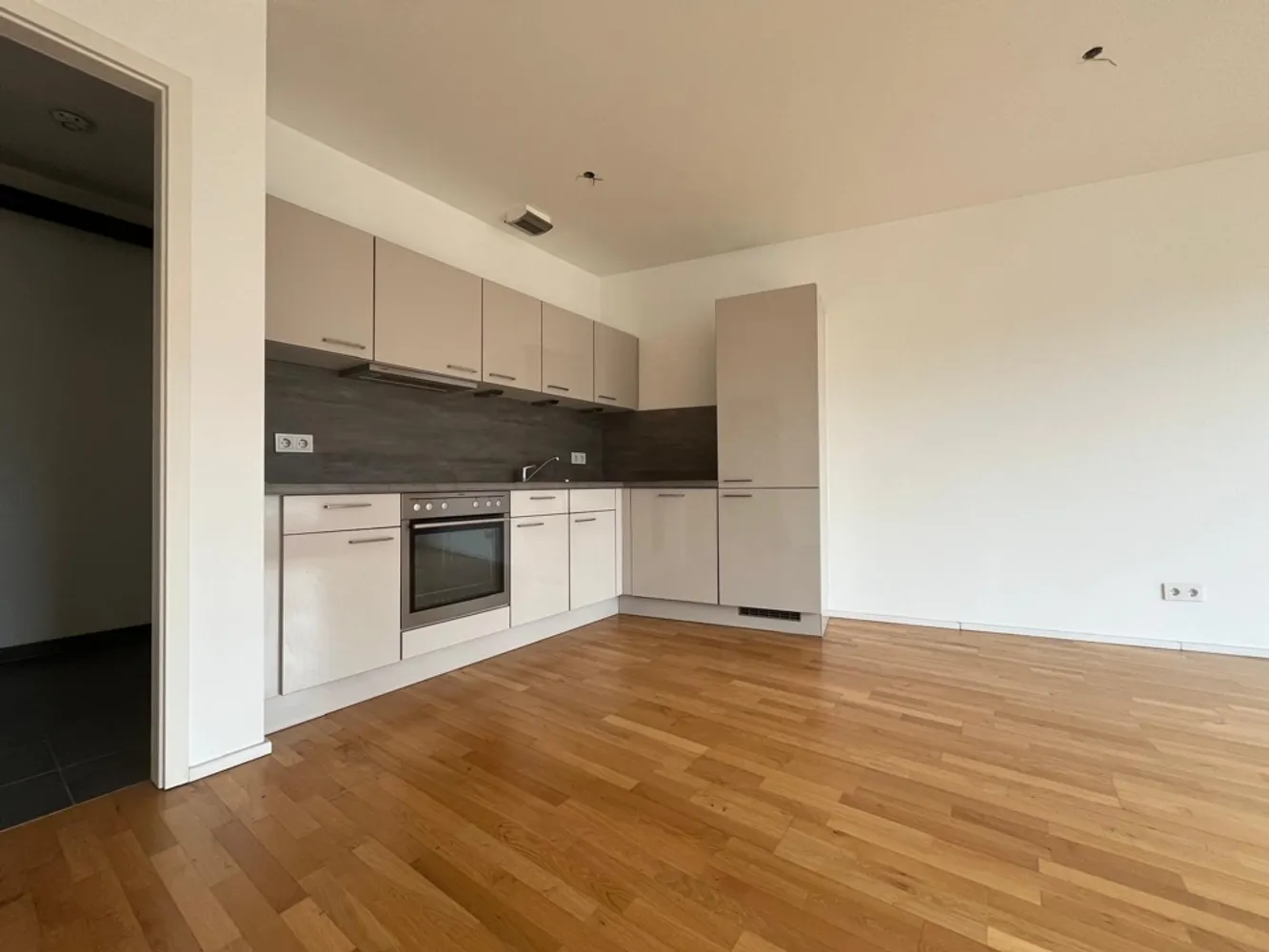 2 Zimmer Wohnung mit 74 m² in Stuttgart – Bild 3