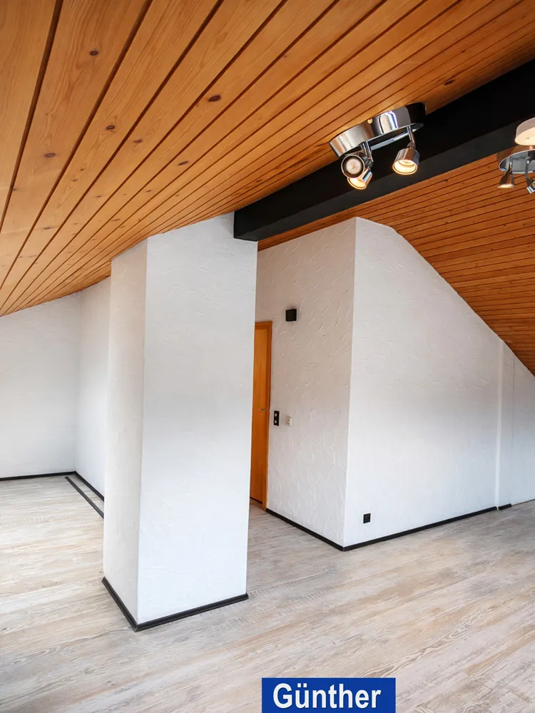 6 Zimmer Haus mit 150 m² in Metzingen – Bild 12