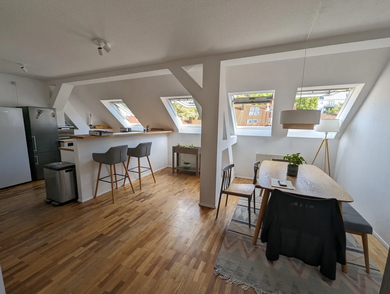 5 Zimmer Wohnung mit 122 m² in Stuttgart – Bild 2