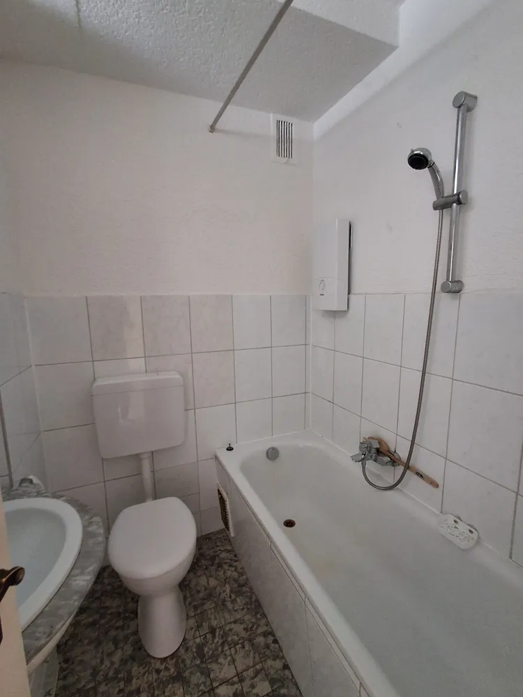 2 room apartment with 55 m² in Krefeld – Photo 4