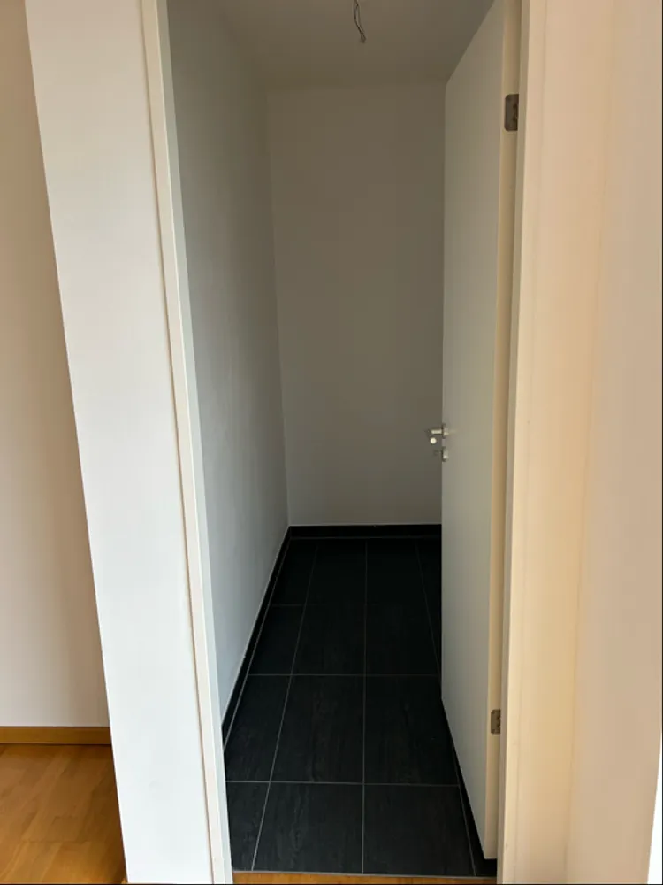 2 Zimmer Wohnung mit 100 m² in Düsseldorf – Bild 3