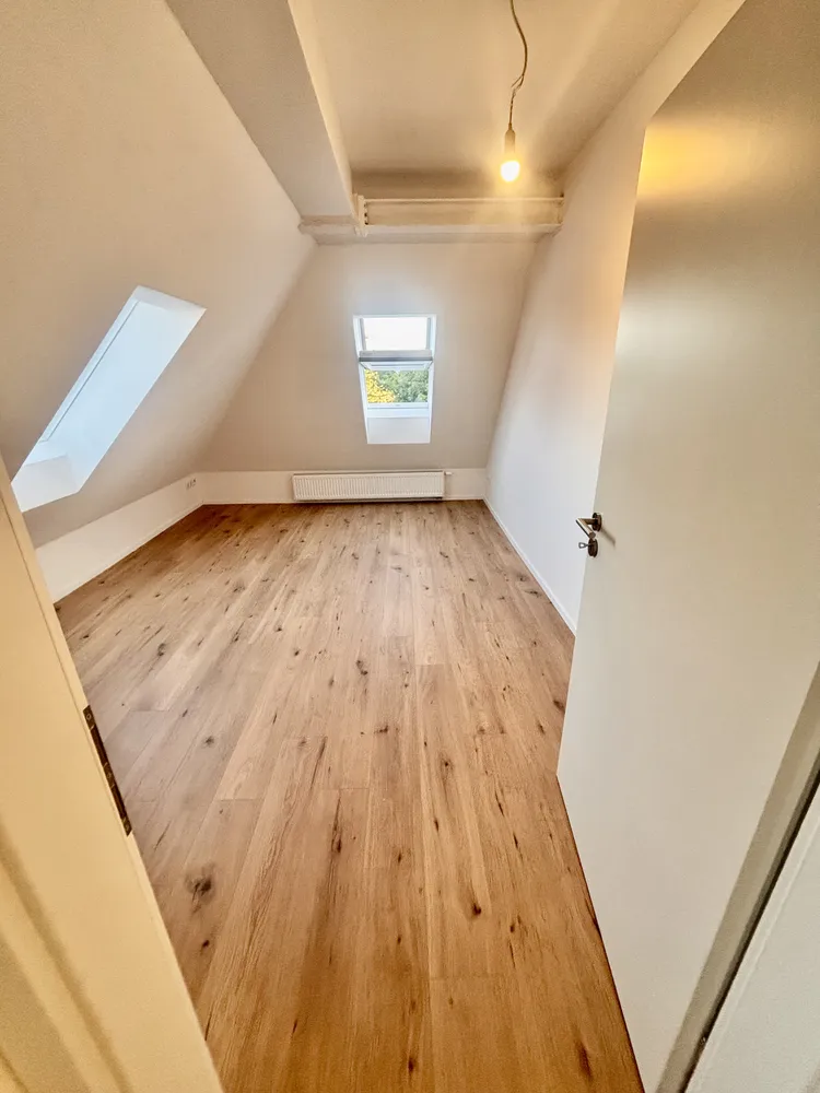 5 Zimmer Wohnung mit 115 m² in Dresden – Bild 3