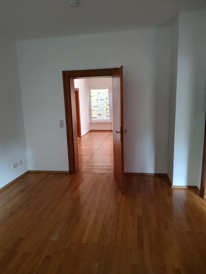 4 Zimmer Wohnung mit 120 m² in Sonneberg – Bild 3